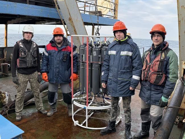 Гидрологическая вахта (Кукла С.П., Калинчук В.В., Сколов Д.Д., Иванов И.Н.) 