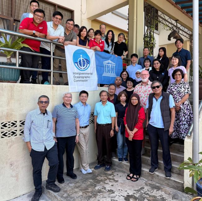 Участники совещания в Центре морских и прибрежных исследований (CEMACS) Университета Малайзии